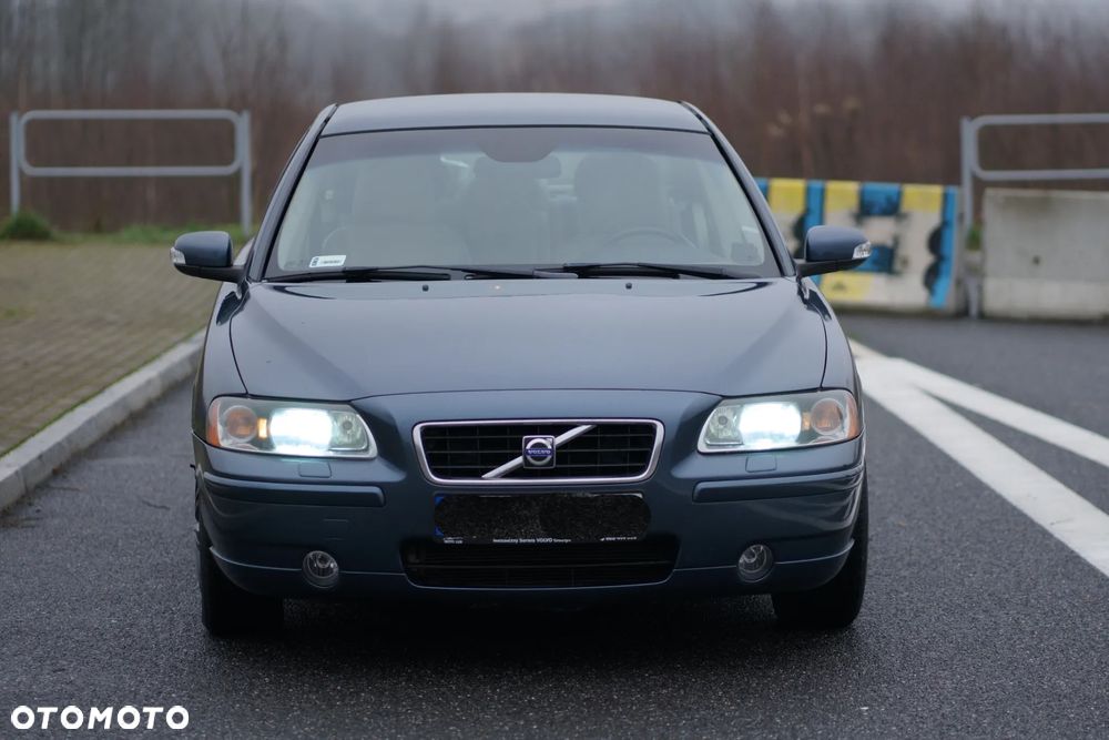 Volvo S60 2.5T AWD Momentum - 2