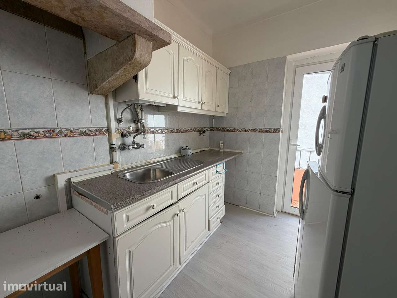 Apartamento T2, localizado na Amadora - Grande imagem: 2/12