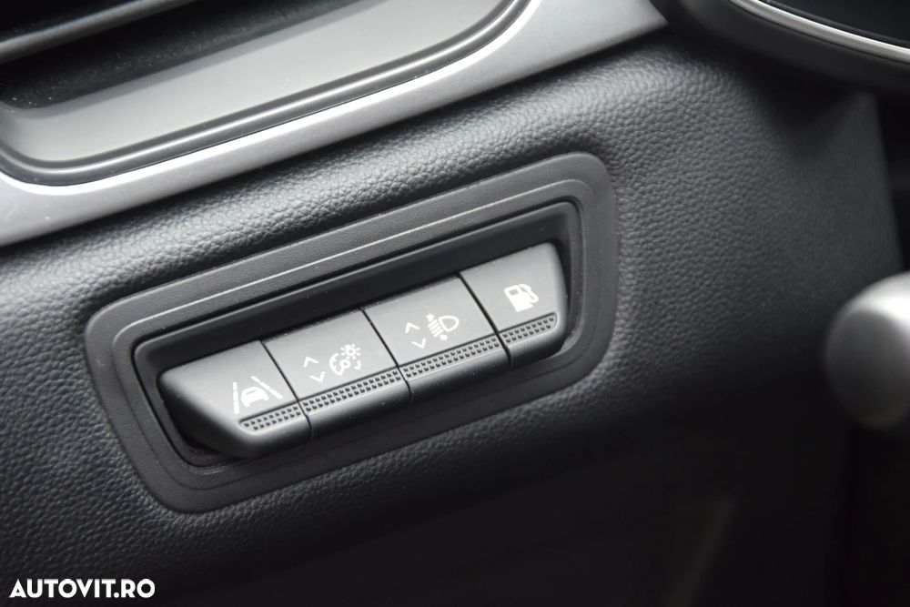 Renault Captur PHEV 160 Techno - 24