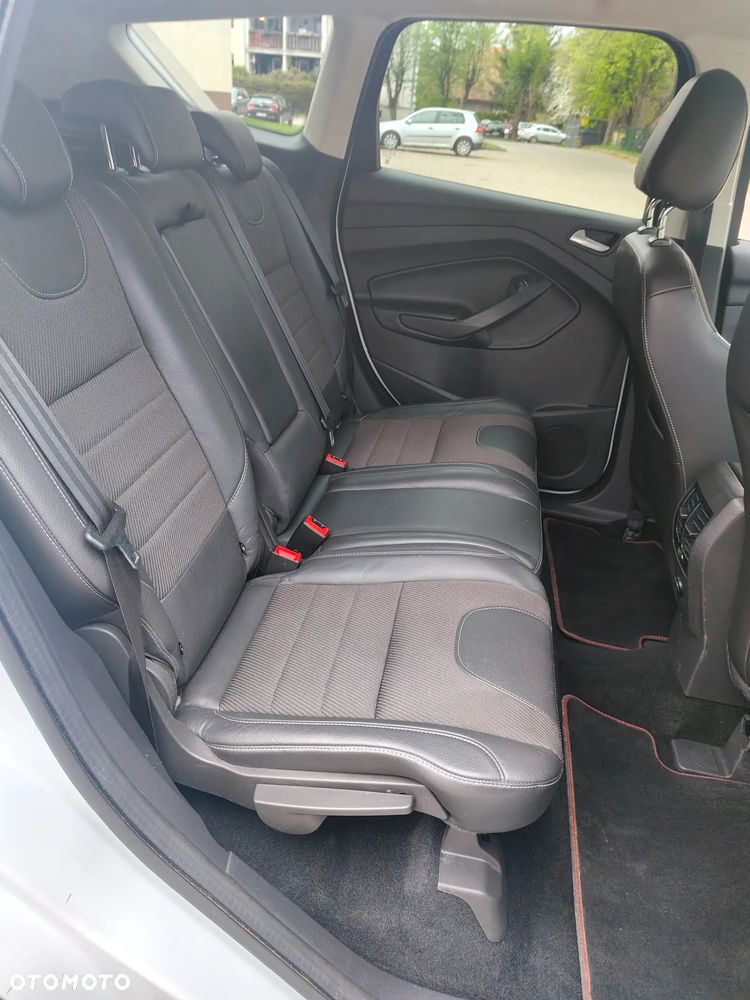 Ford Kuga - 12
