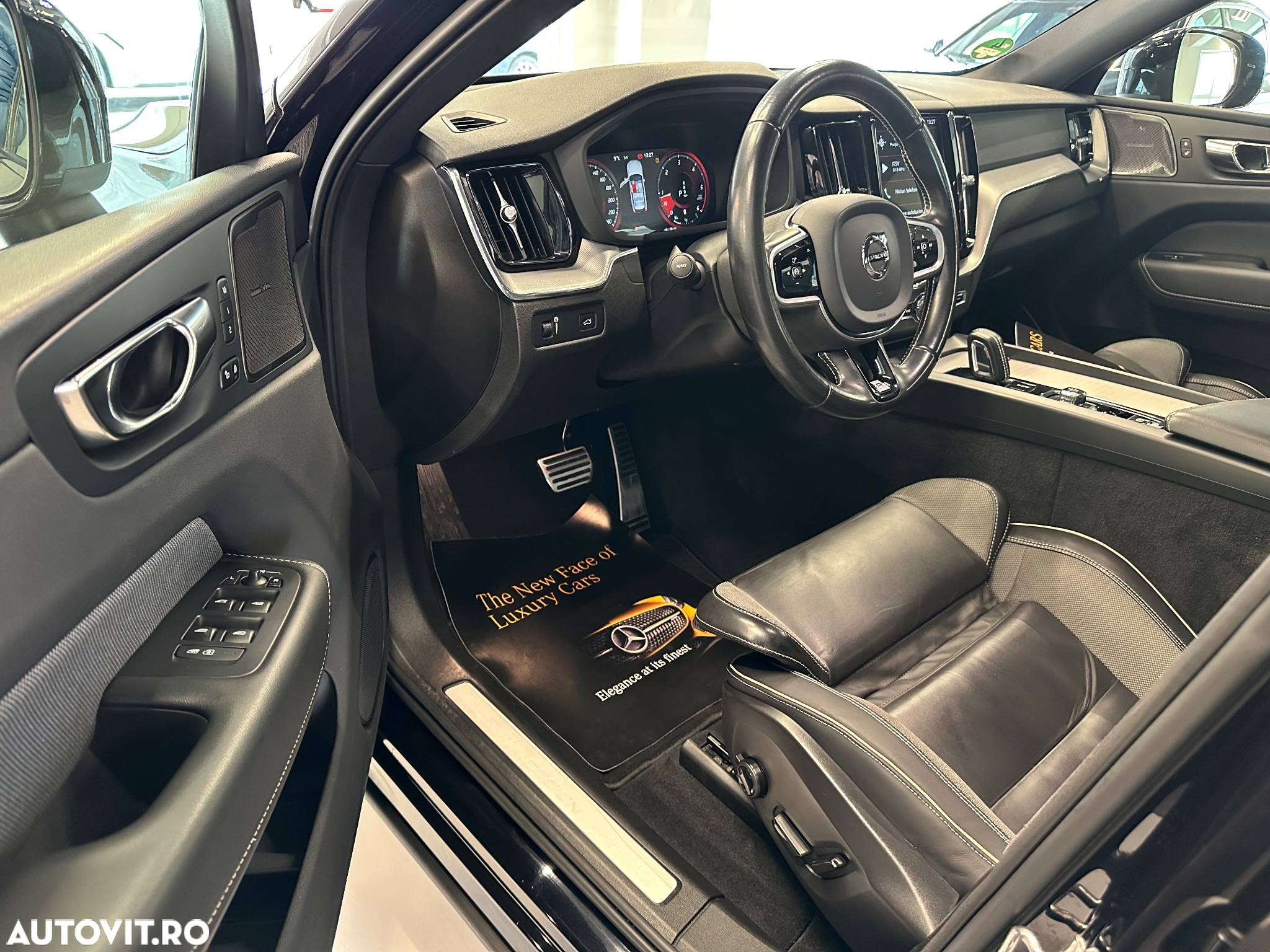 Volvo XC 60 B4 MHEV AT8 AWD R-Design - 12