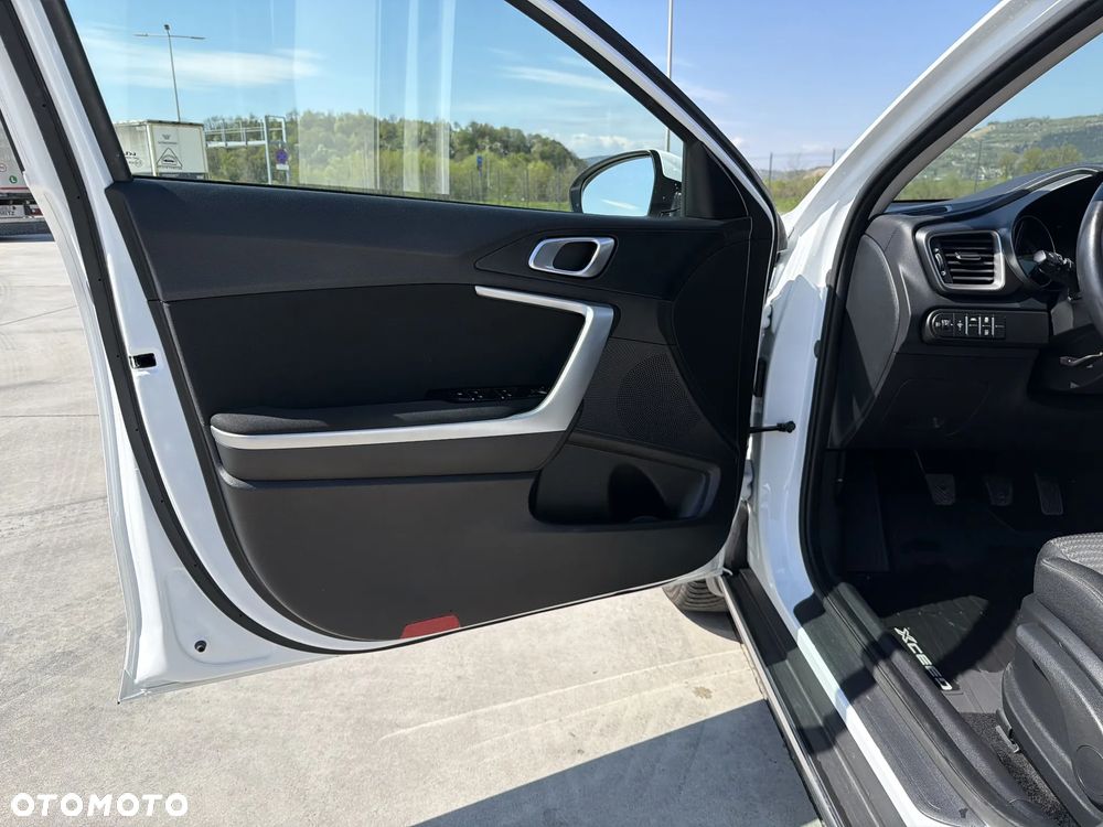 Kia XCeed 1.5 T-GDI M - 10