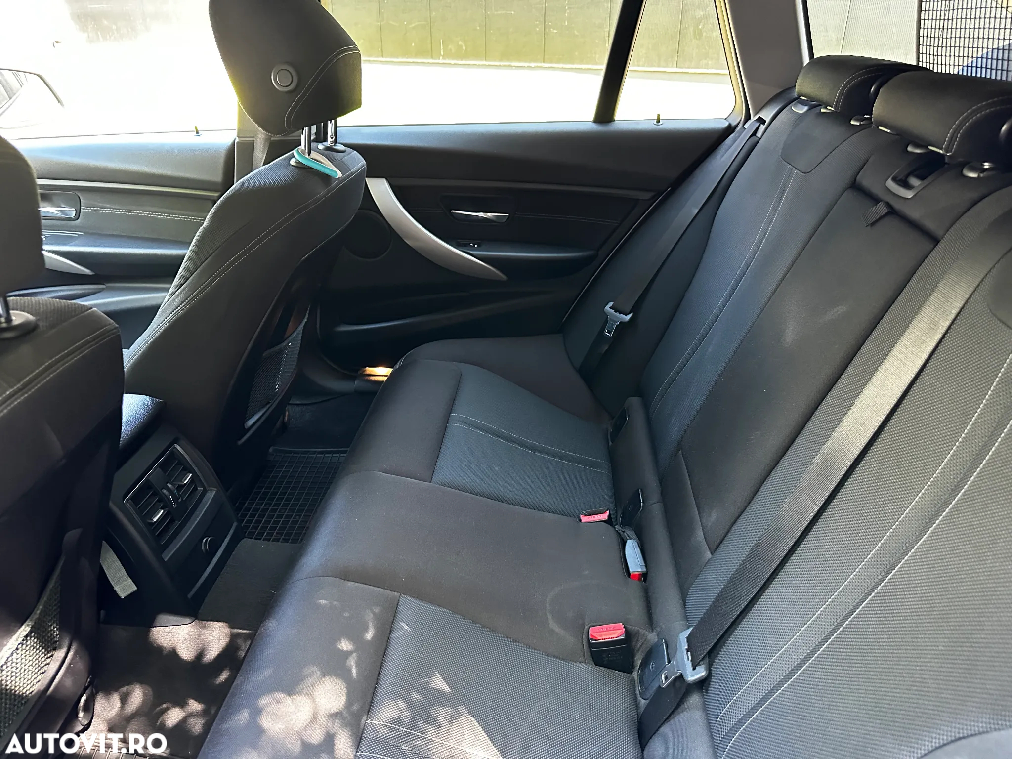 BMW Seria 3 318d Touring Aut. Advantage - 13