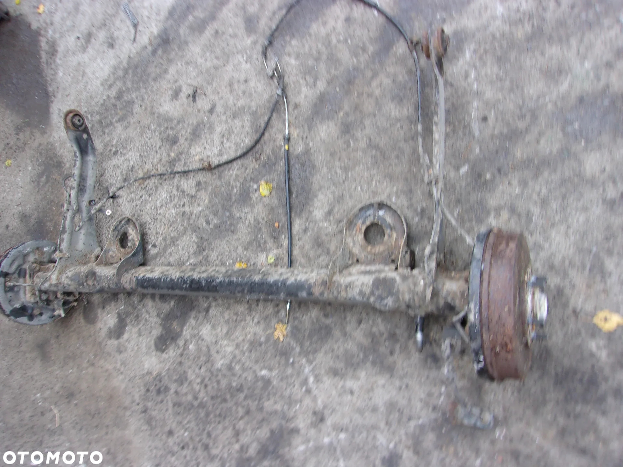 Mazda MPV 99-06  Belka tylna tył na bembny na przyczepke - 3