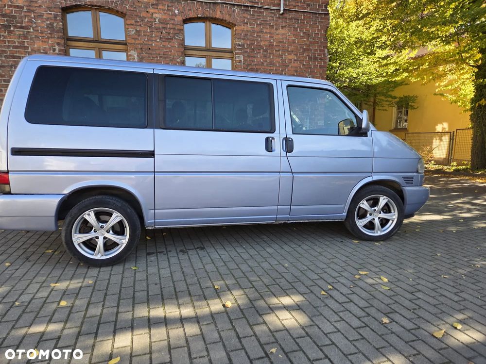 Volkswagen Caravelle - 3
