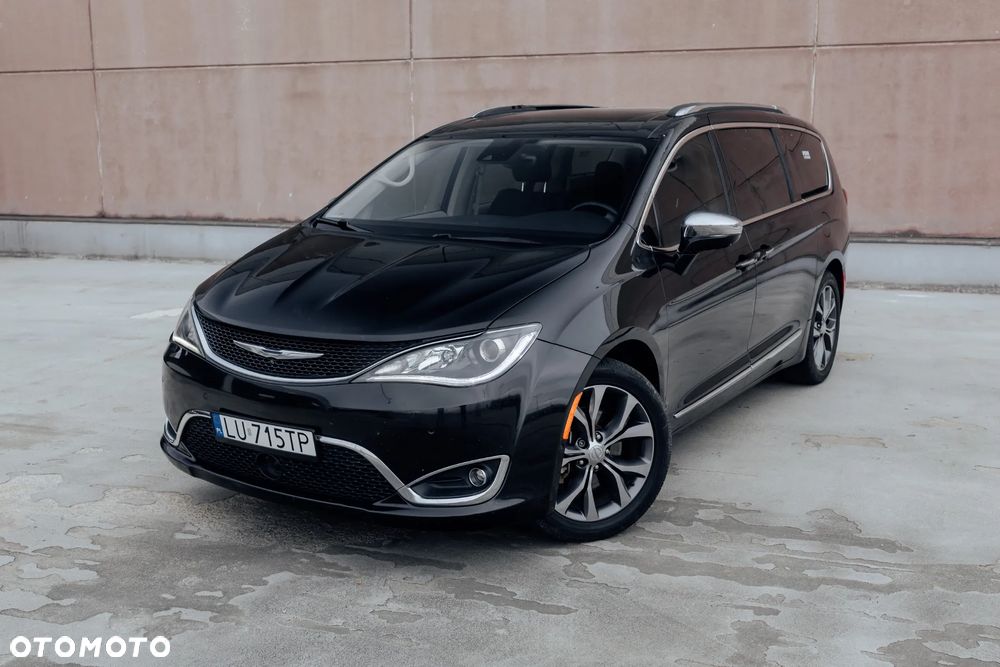 Chrysler Pacifica - 1