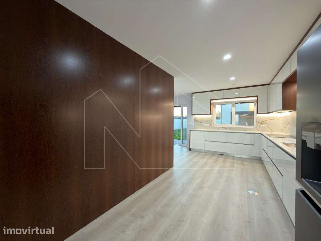 Moradia T4 de Arquitetura Moderna - Luminosidade, Conforto e Locali... - Grande imagem: 4/53