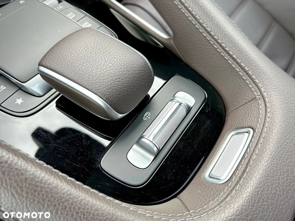 Mercedes-Benz GLS - 21