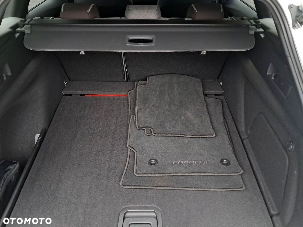 Toyota Corolla 2.0 Hybrid Trek - 12