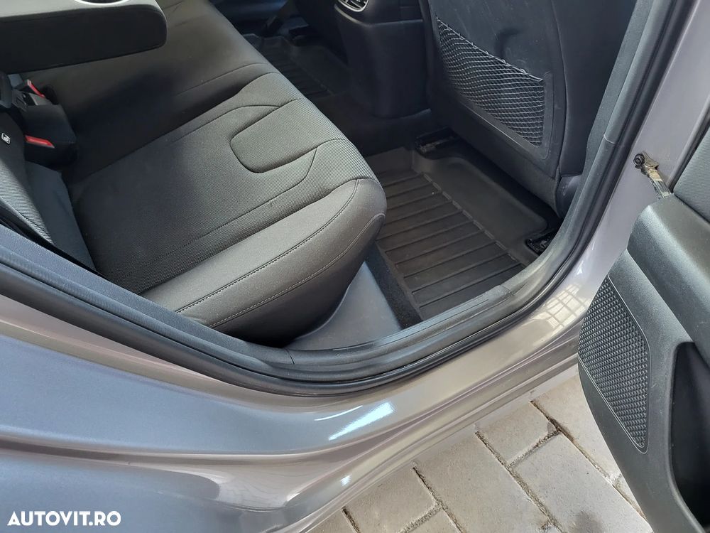 Hyundai Elantra 1.6 l 123 CP CVT Highway - 23