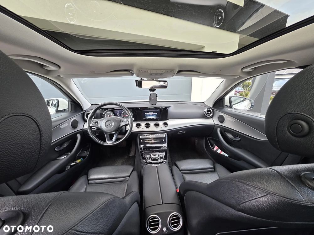 Mercedes-Benz Klasa E - 16