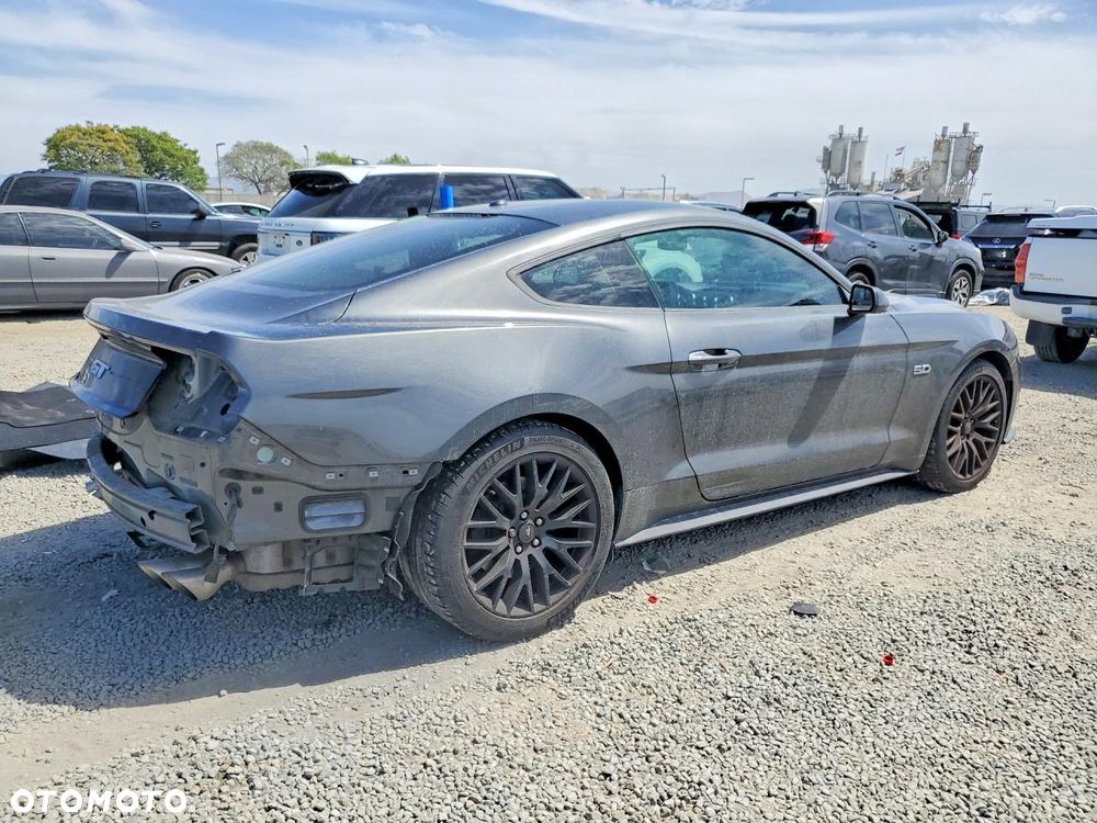 Ford Mustang 5.0 V8 GT - 5