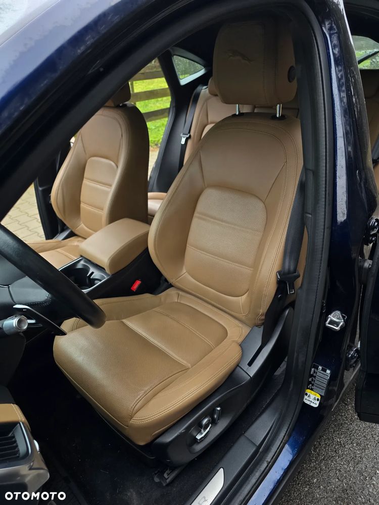 Jaguar E-Pace P200 AWD R-Dynamic - 20