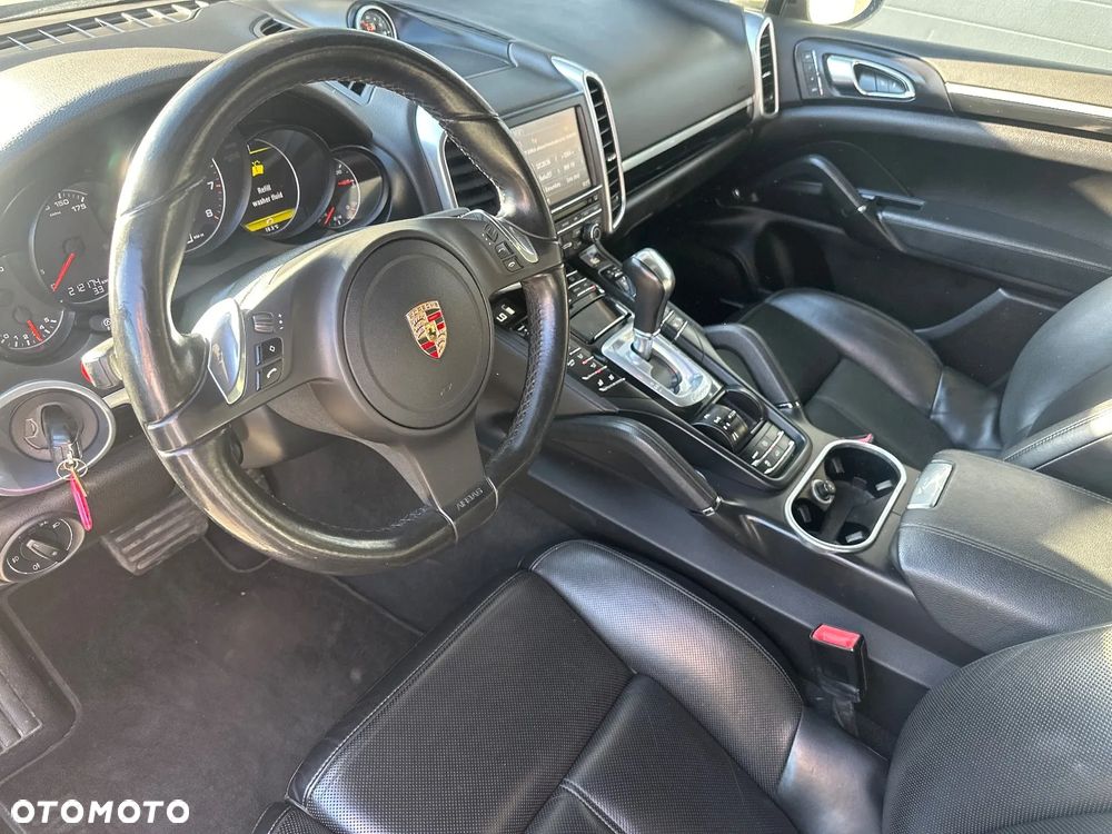 Porsche Cayenne - 16