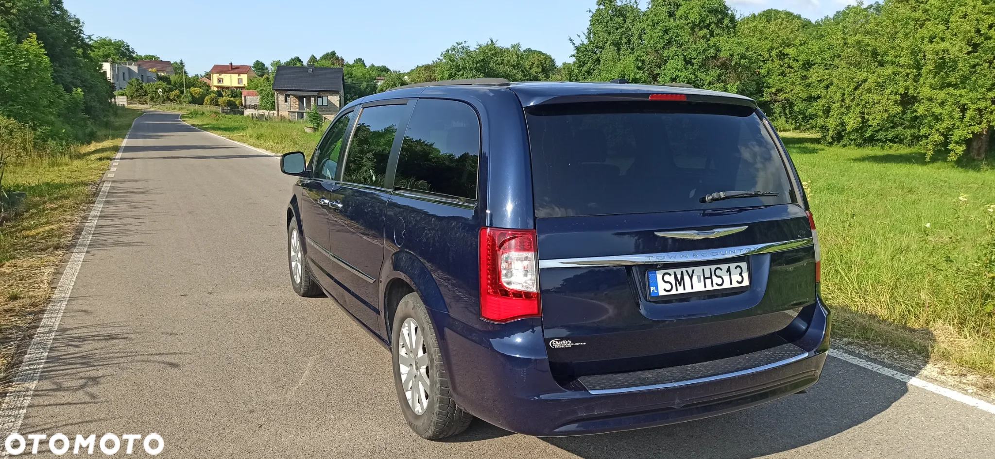 Chrysler Town & Country - 6