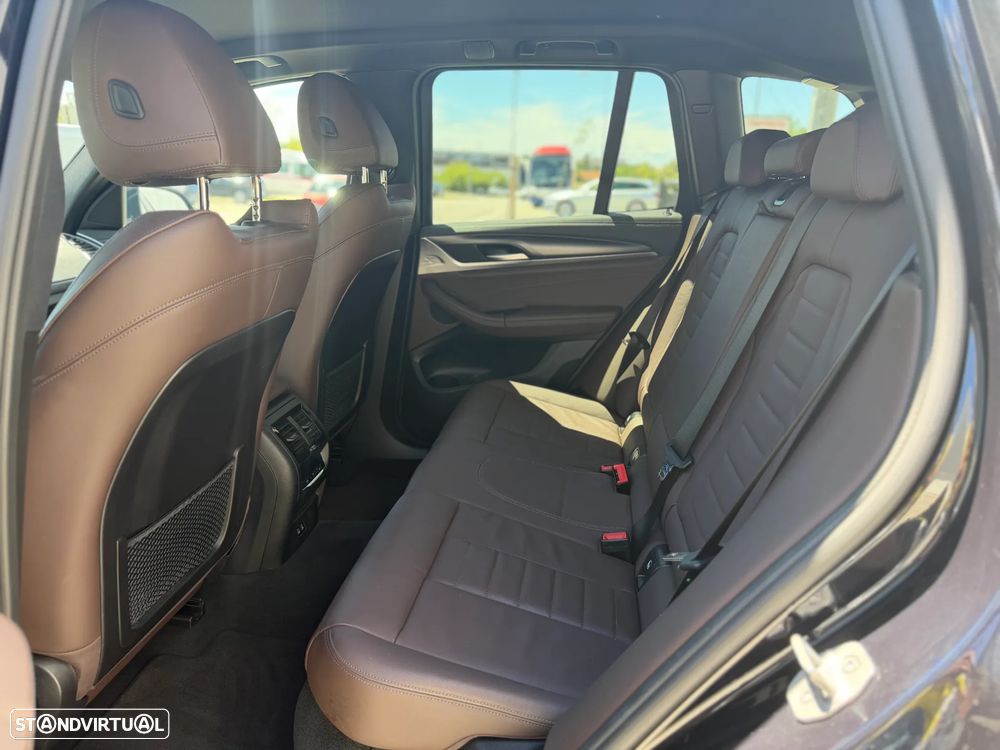 BMW X3 30 e xDrive Pack M 50 anos - 17