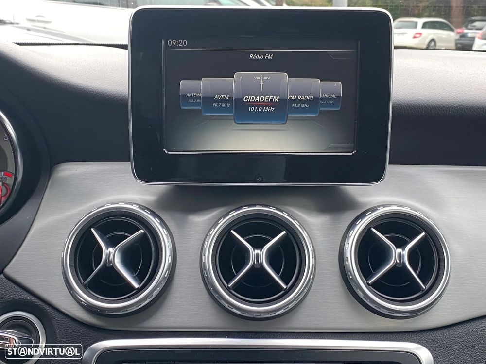 Mercedes-Benz GLA 220 d 4Matic 7G-DCT AMG Line - 2