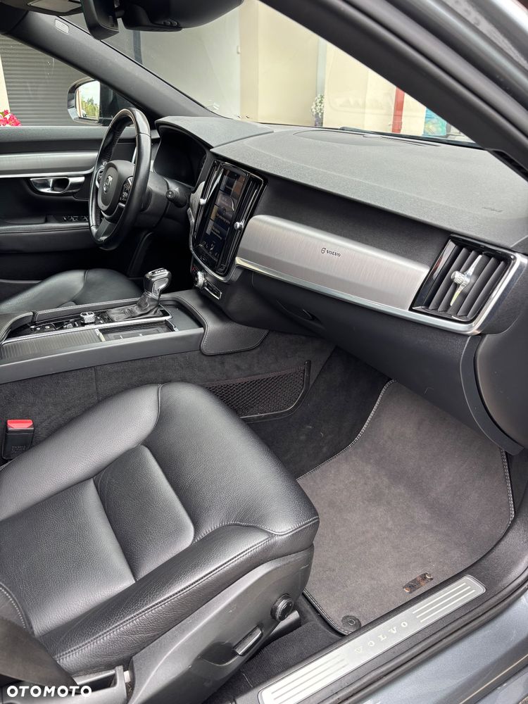 Volvo V90 D5 AWD Momentum - 22