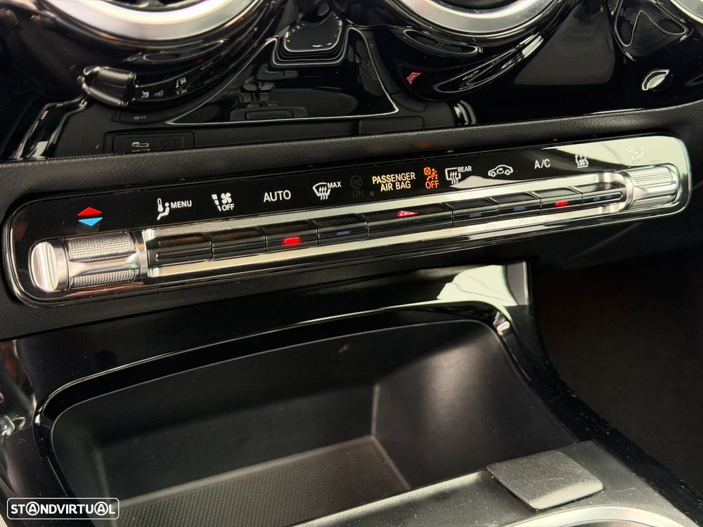 Mercedes-Benz A 250 e 8G-DCT AMG Line - 31