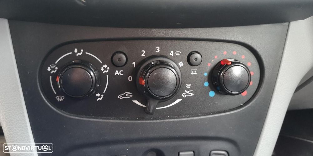 COMANDO DE CALEFAÇÃO AR CONDICIONADO DACIA SANDERO II - 1