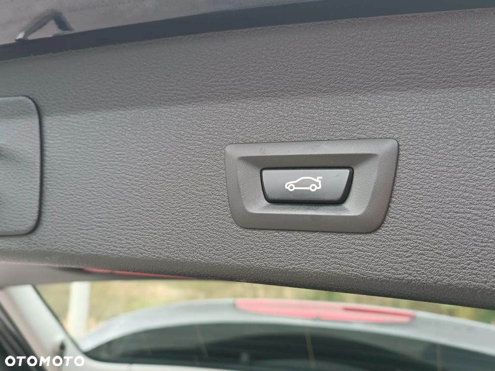 BMW X1 sDrive18d xLine - 14