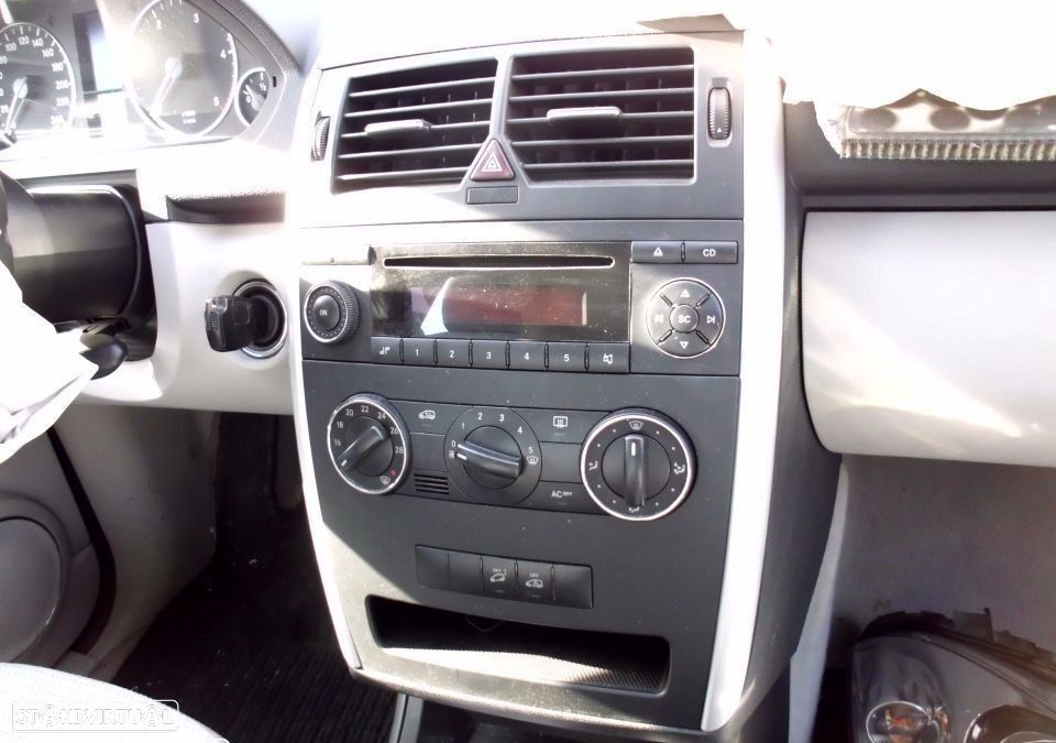 Peças Mercedes-Benz Classe A (W169) - 25