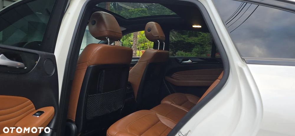 Mercedes-Benz GLE - 33