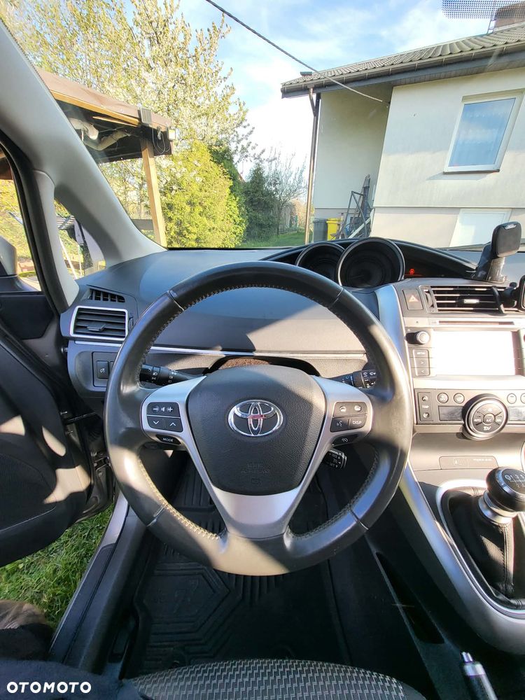 Toyota Verso 2.0 D-4D 5-Sitzer Executive - 16