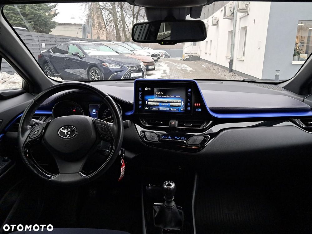 Toyota C-HR 1.2 T Dynamic - 24