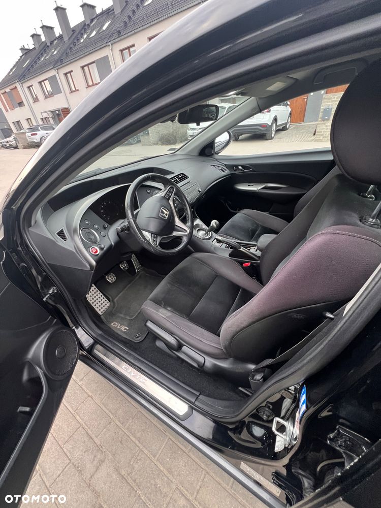 Honda Civic 1.8 Sport - 17