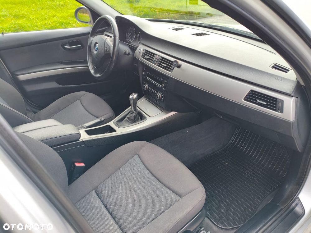 BMW Seria 3 320d DPF - 28