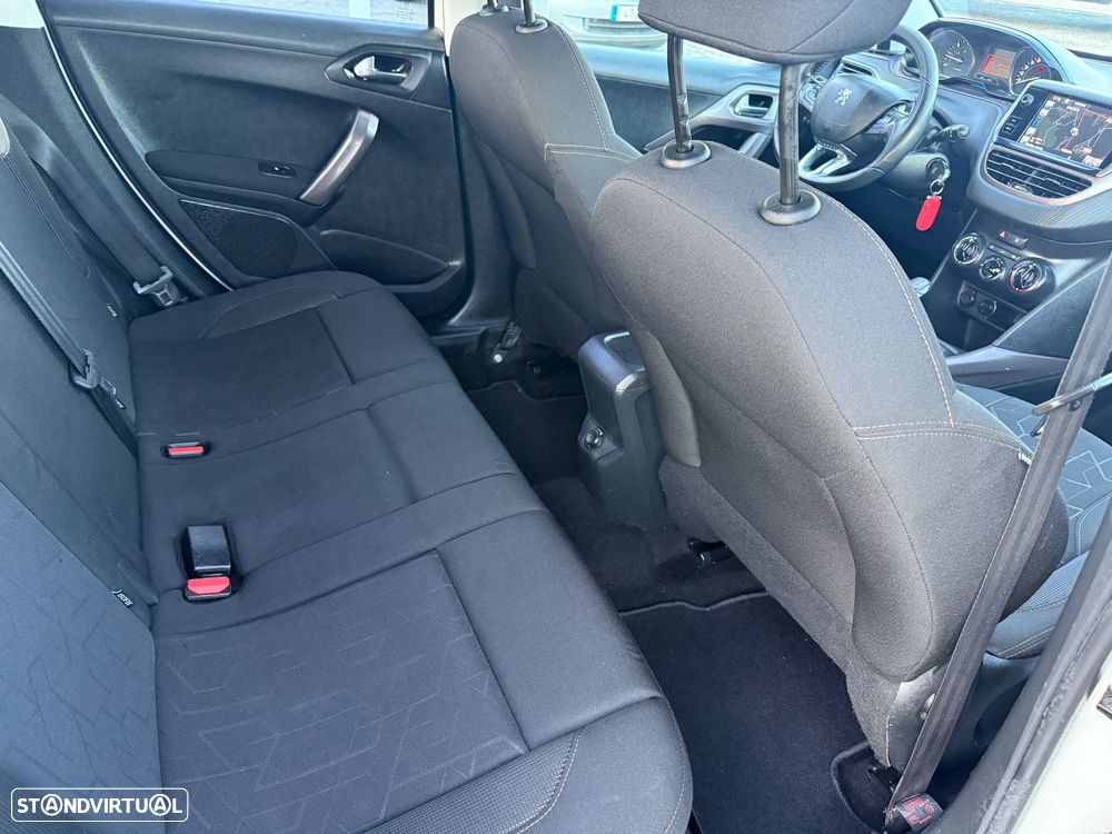 Peugeot 2008 e-HDi FAP 92 STOP & START Active - 19