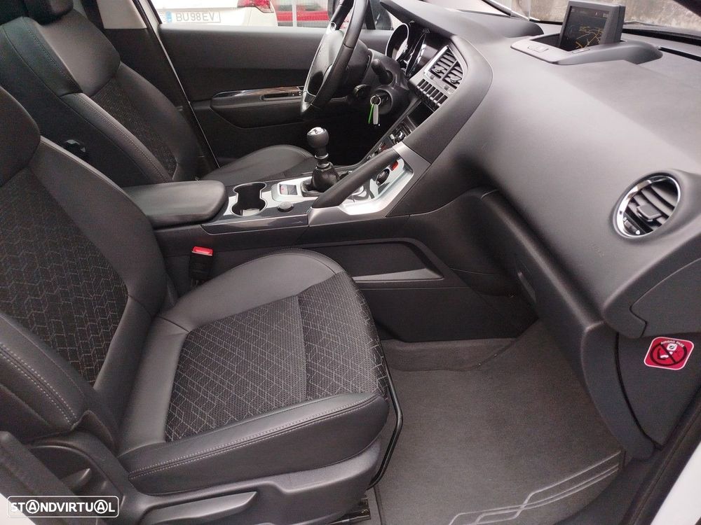 Peugeot 3008 1.2 PureTech Allure - 30