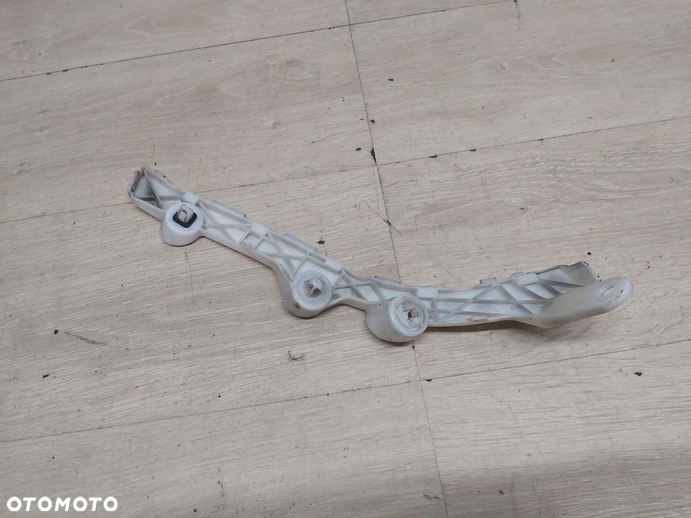 MAZDA 2 II DE Ślizg zderzaka prawy tył D651502H1 3D - 2