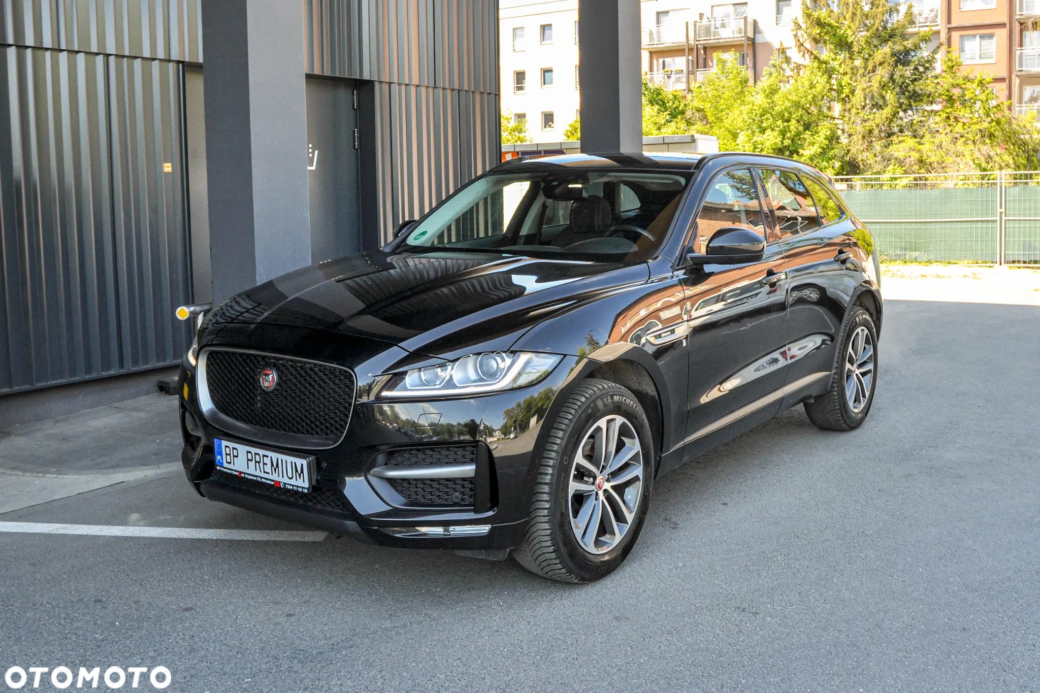 Jaguar F-Pace 2.0 i4D AWD R-Sport - 1