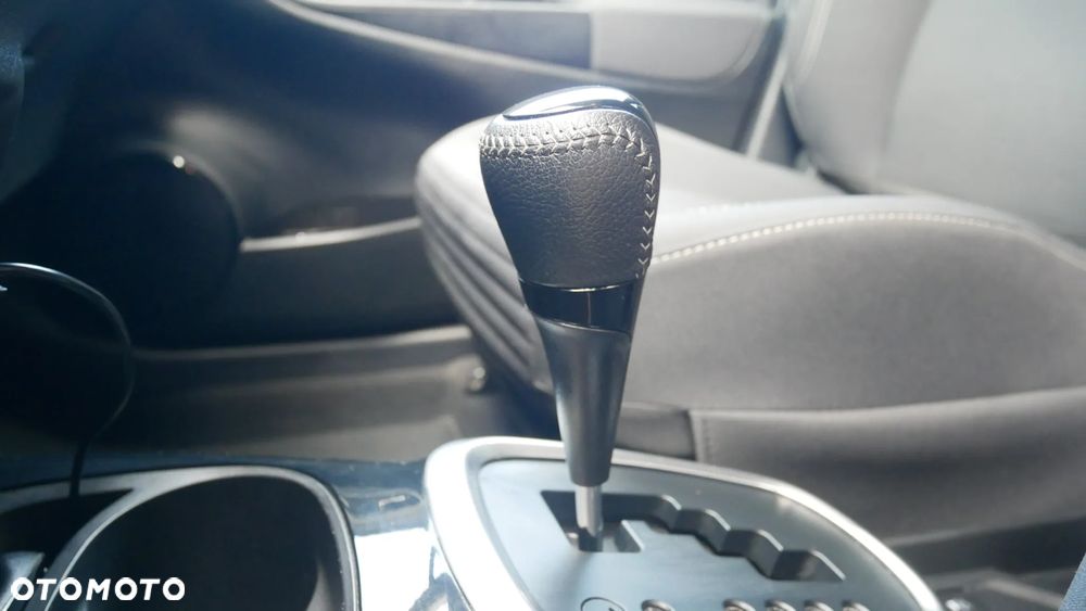 Toyota Yaris Hybrid 100 Selection Platinum - 28