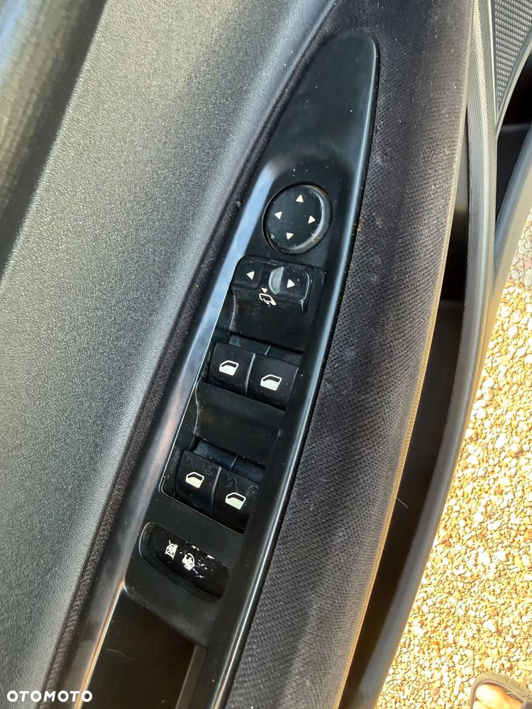 Citroën C4 1.6 16V Exclusive - 23
