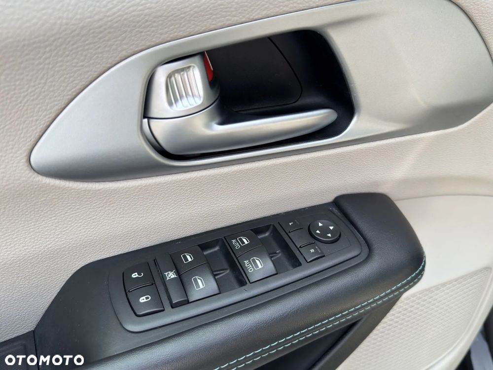 Chrysler Pacifica - 18