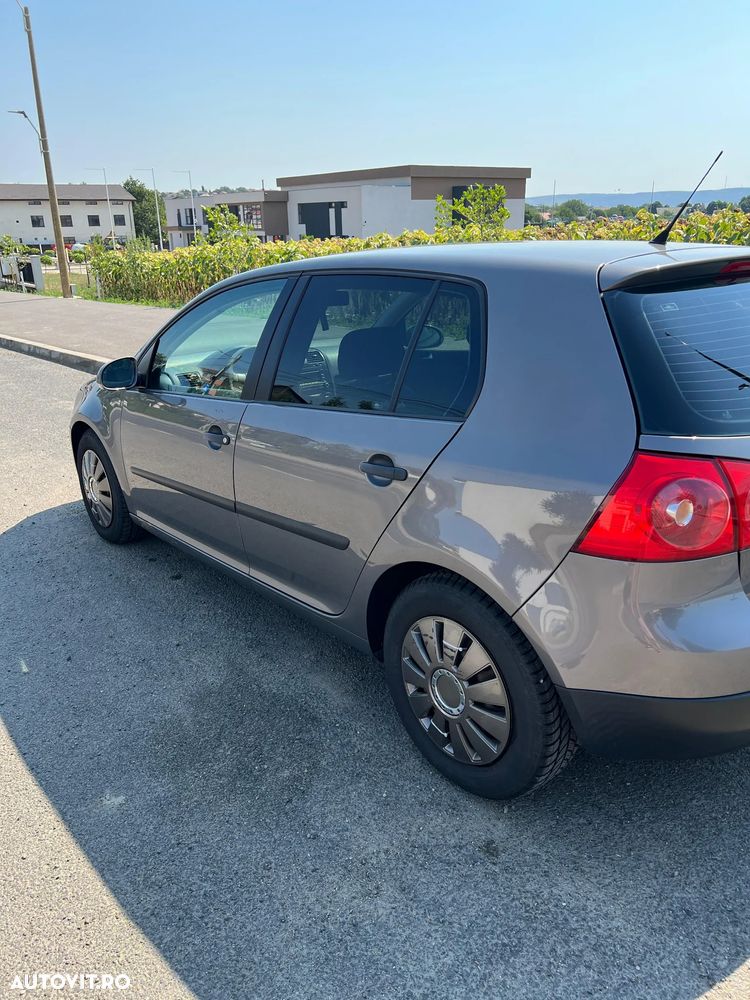 Volkswagen Golf 1.6 Trendline - 2