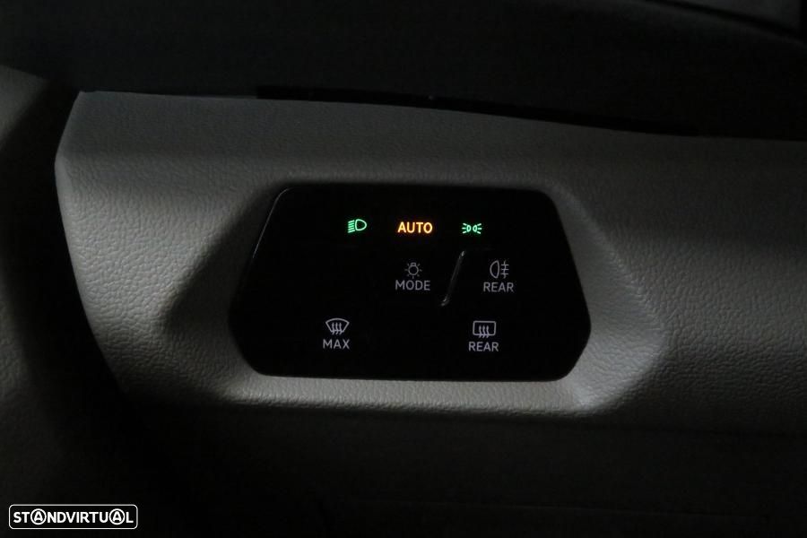 VW Multivan 2.0 TDI Style DSG - 14