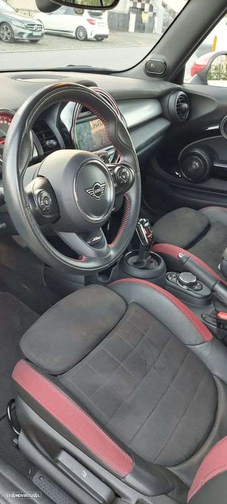 MINI Cabrio John Cooper Works Auto Desportiva - 37