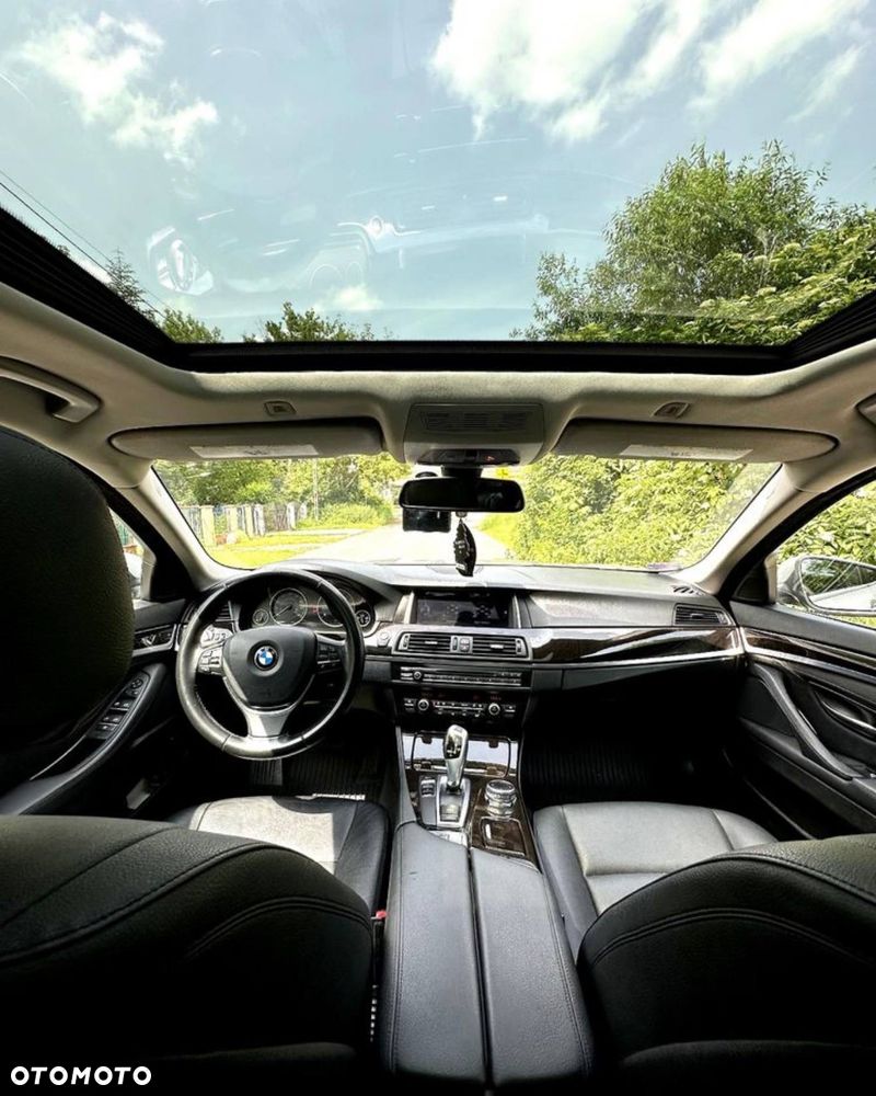 BMW Seria 5 528i - 14