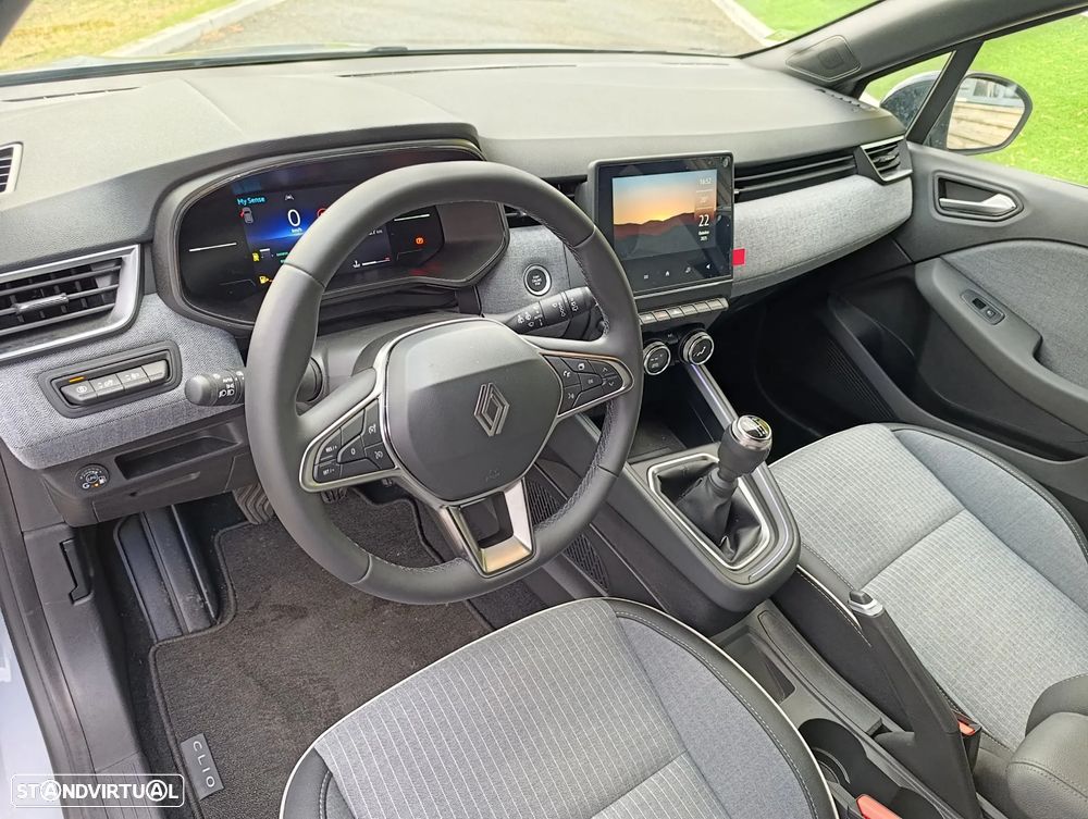 Renault Clio 1.0 TCe Techno Bi-Fuel - 13