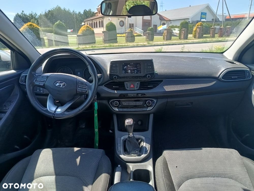 Hyundai i30 1.4 Classic + - 17
