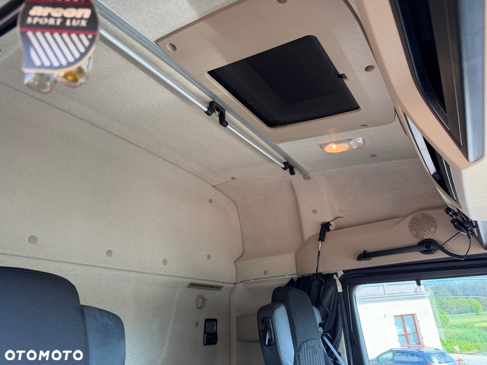 Mercedes-Benz Actros - 23