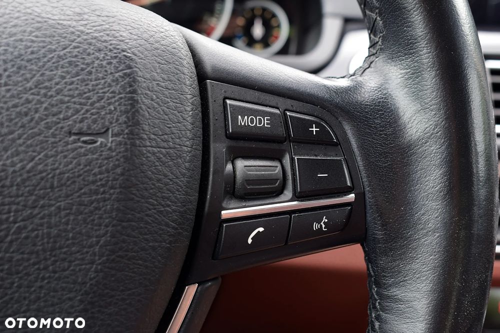 BMW Seria 5 535i xDrive Luxury Line - 12