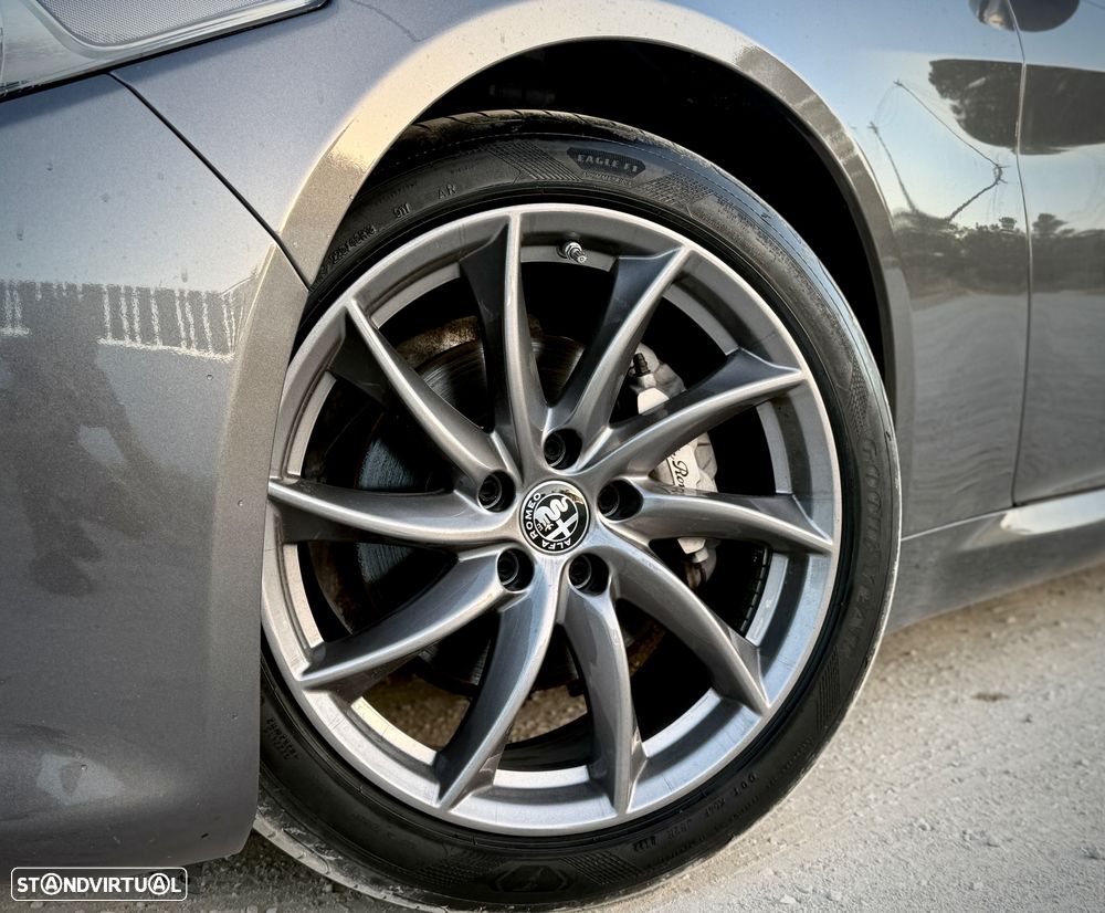 Alfa Romeo Giulia 2.2 D Super AT8 - 13