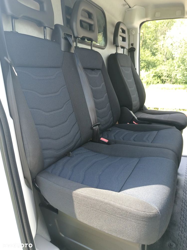 Iveco Daily L1H1 2.3 diesel 116 kM, automat 2019 rok EURO 6! WEBASTO, czujniki parkowania, sprowadzony ze Szwecji- NISKI ORGINALNY PRZEBIEG 146tyś. - 31