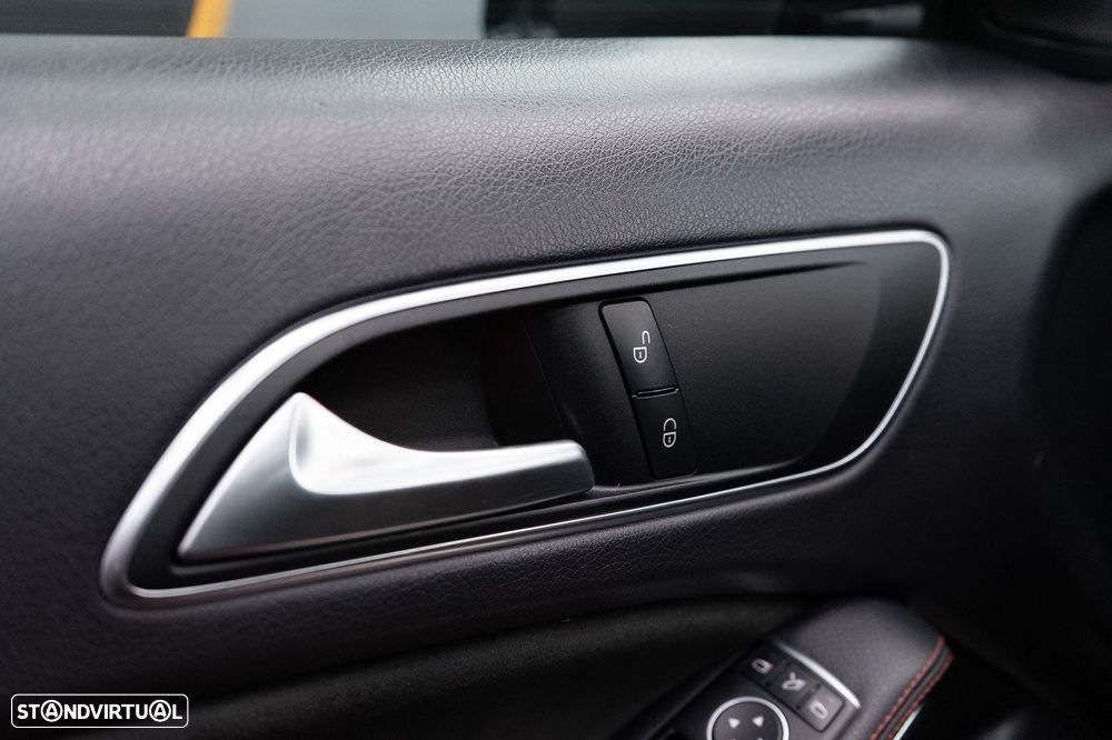 Mercedes-Benz A 180 d AMG Line - 22