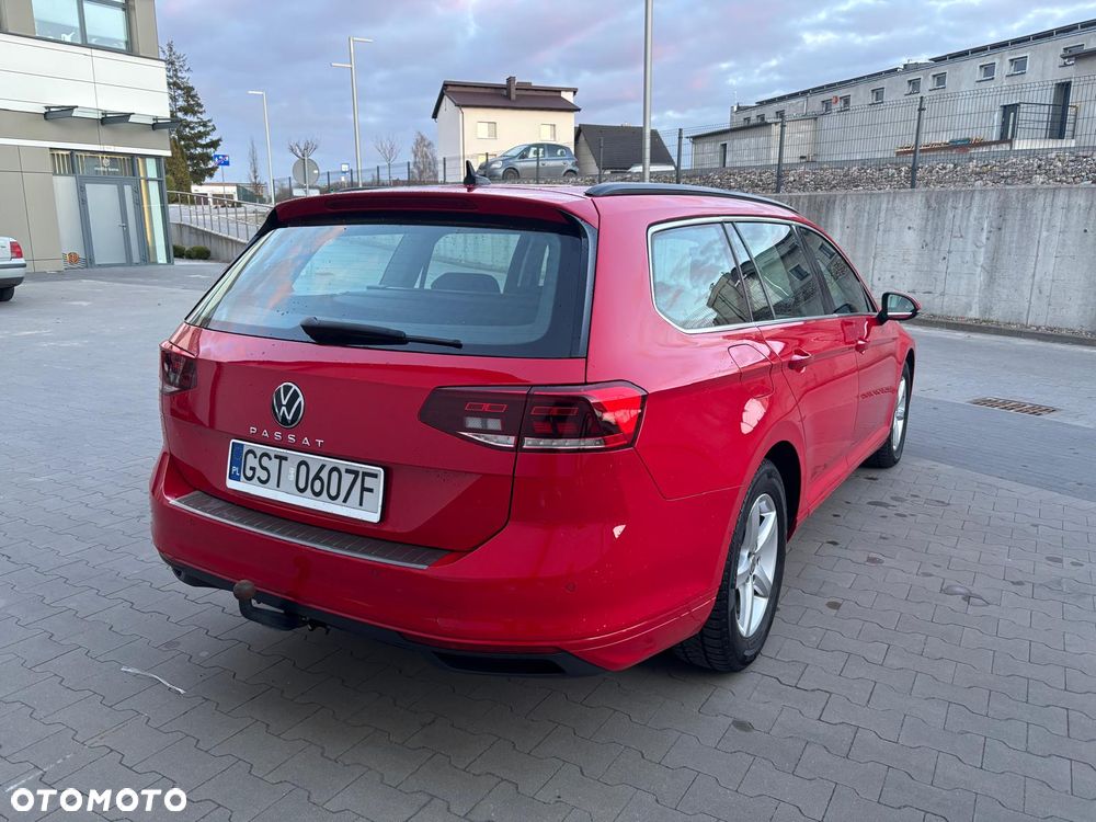 Volkswagen Passat - 4